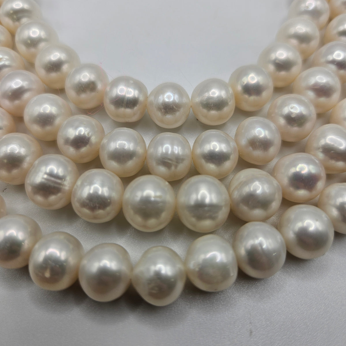 10-11mm Freshwater Pearls Round Bead Strand.