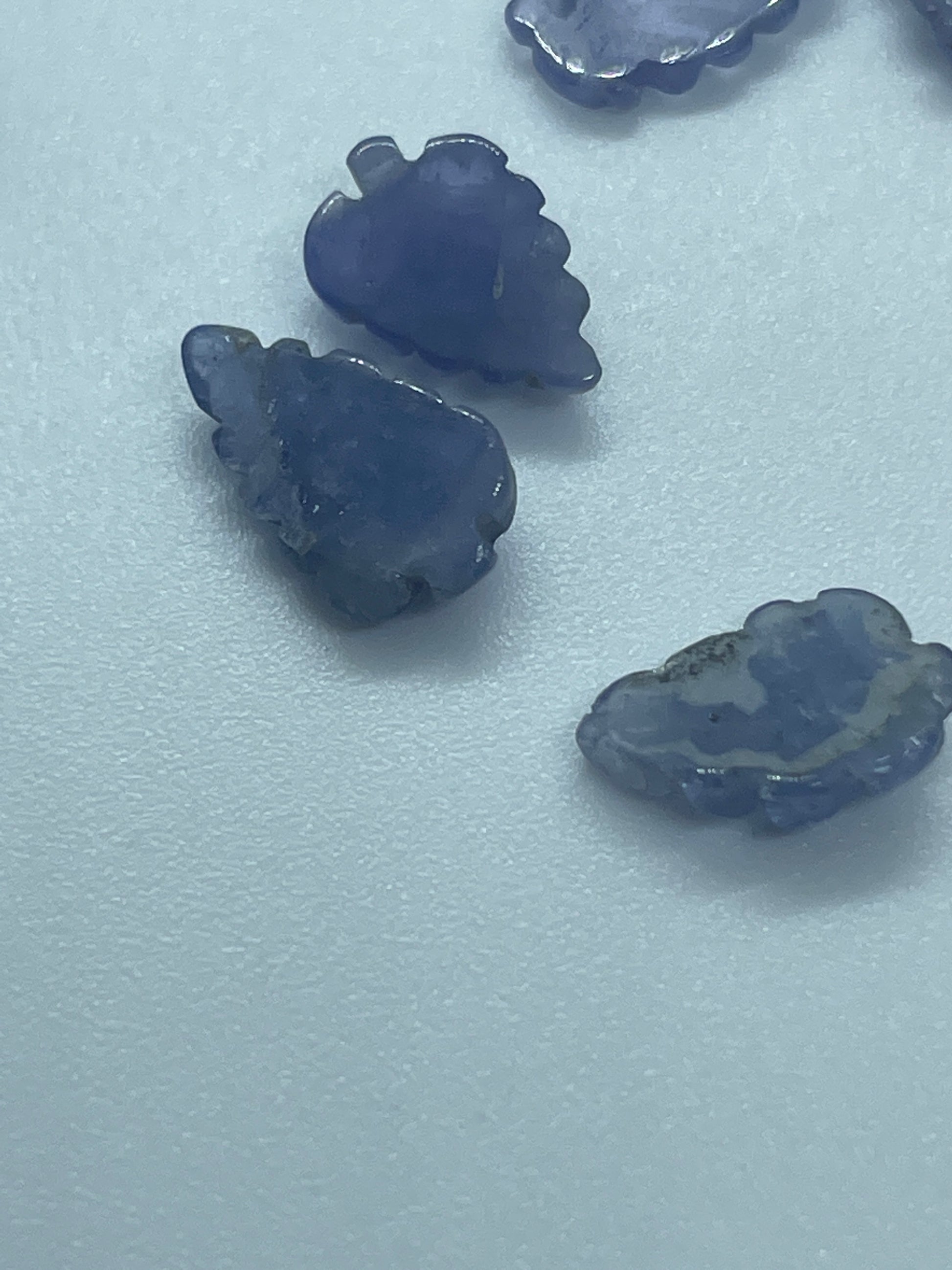 10 to 15mm Tanzanite Leaf Carving.