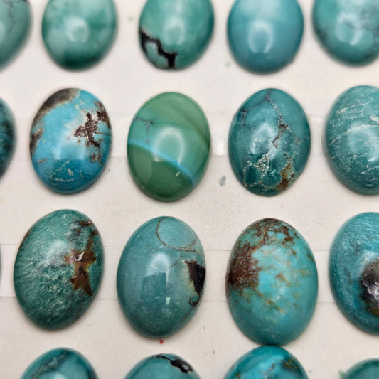10 By 14mm Turquoise Oval Cabochon.