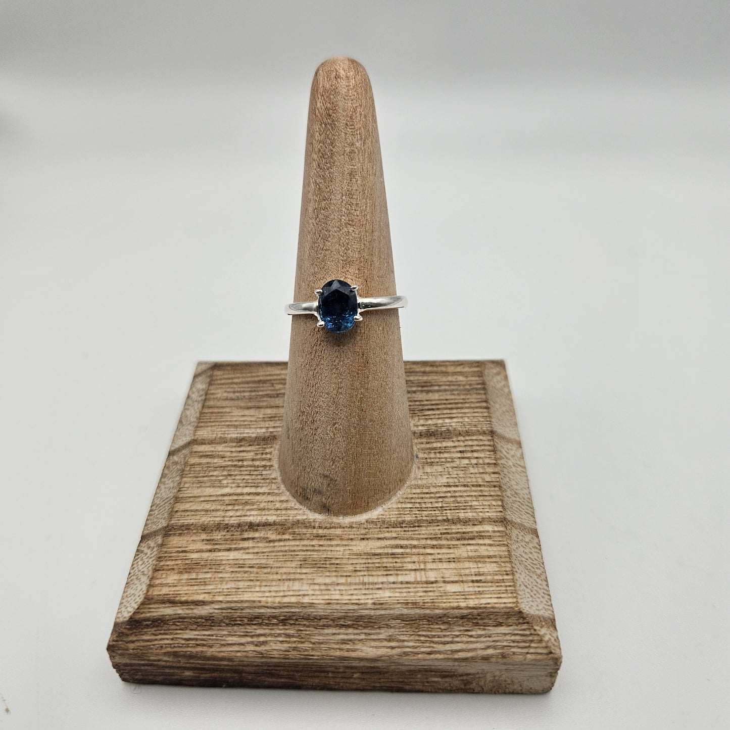 Sterling Silver Faceted Aqua Kyanite Bezel Ring