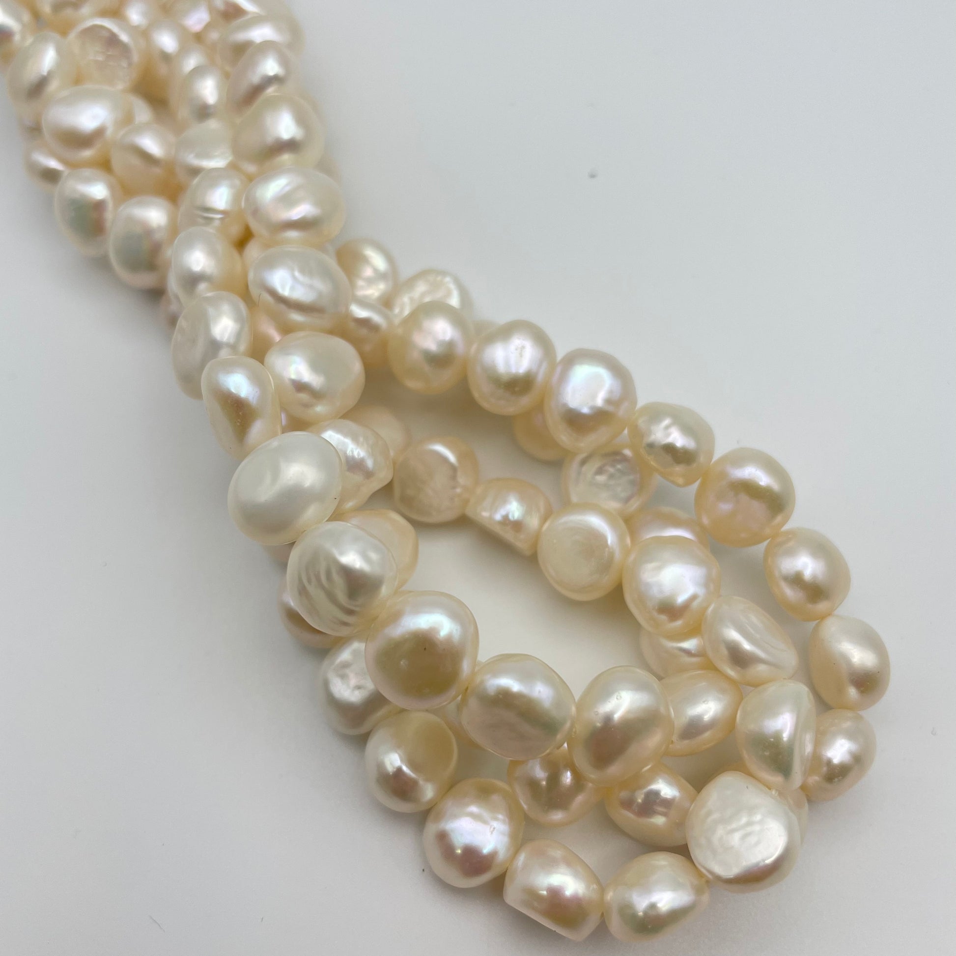 10mm White Pearl Coin.
