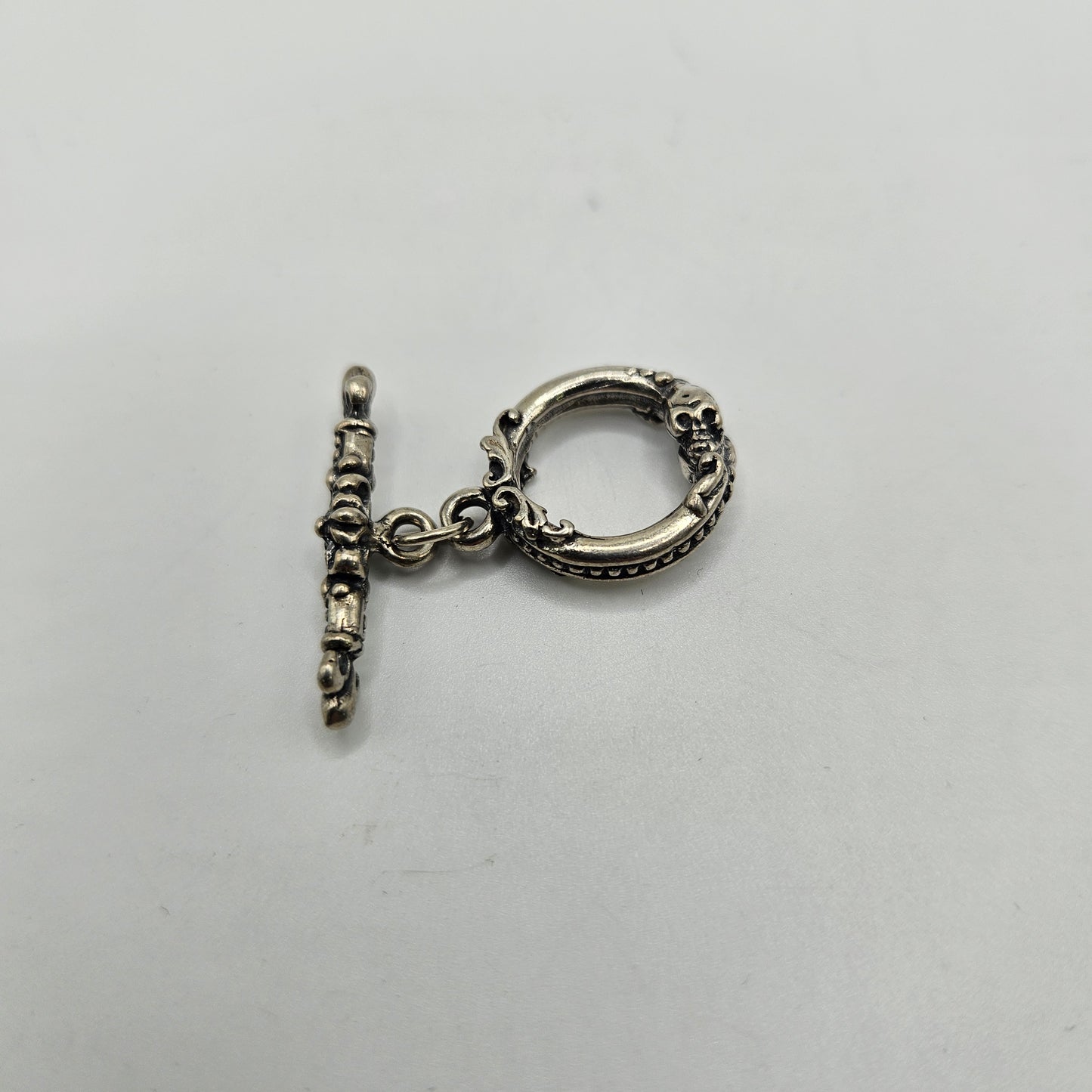 14mm Sterling Silver Skull Round Toggle Clasp.