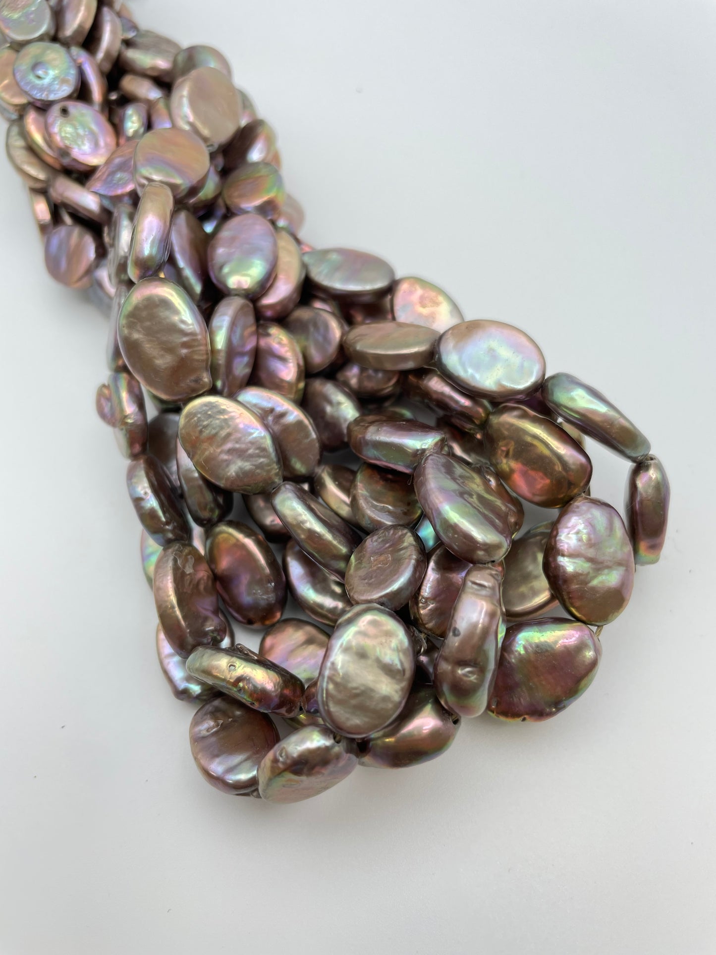 14mm Peacock Pearl Oval Coin.