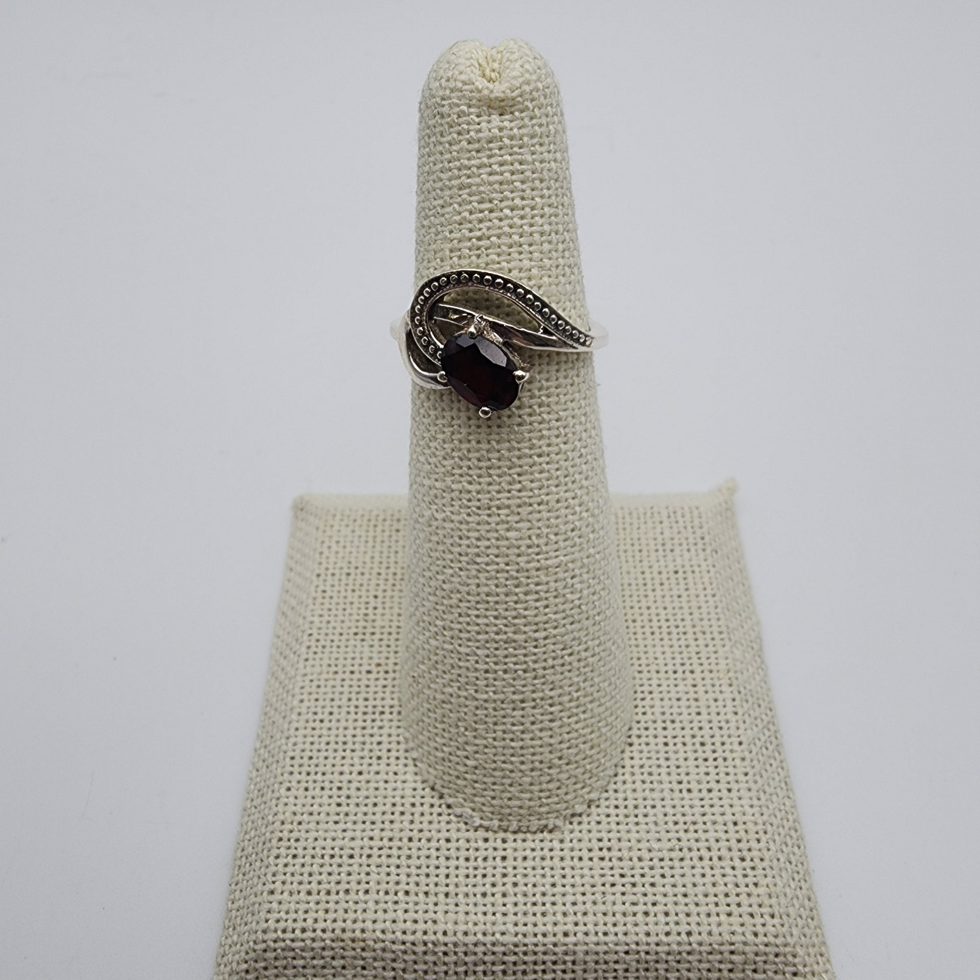 SS Garnet Elegant Ring