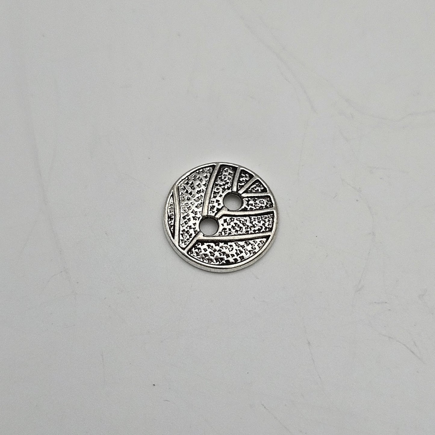 16mm Silver Colored Pewter Leaf Button.