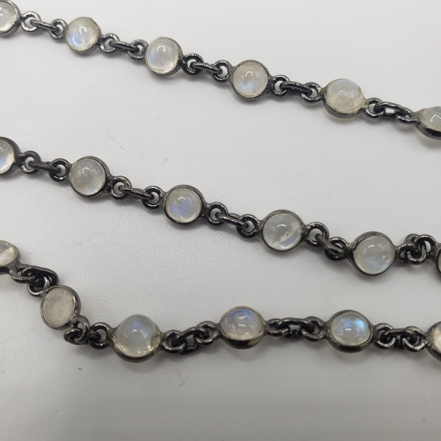 Rhodium SS Flat Coin Moonstone Chain
