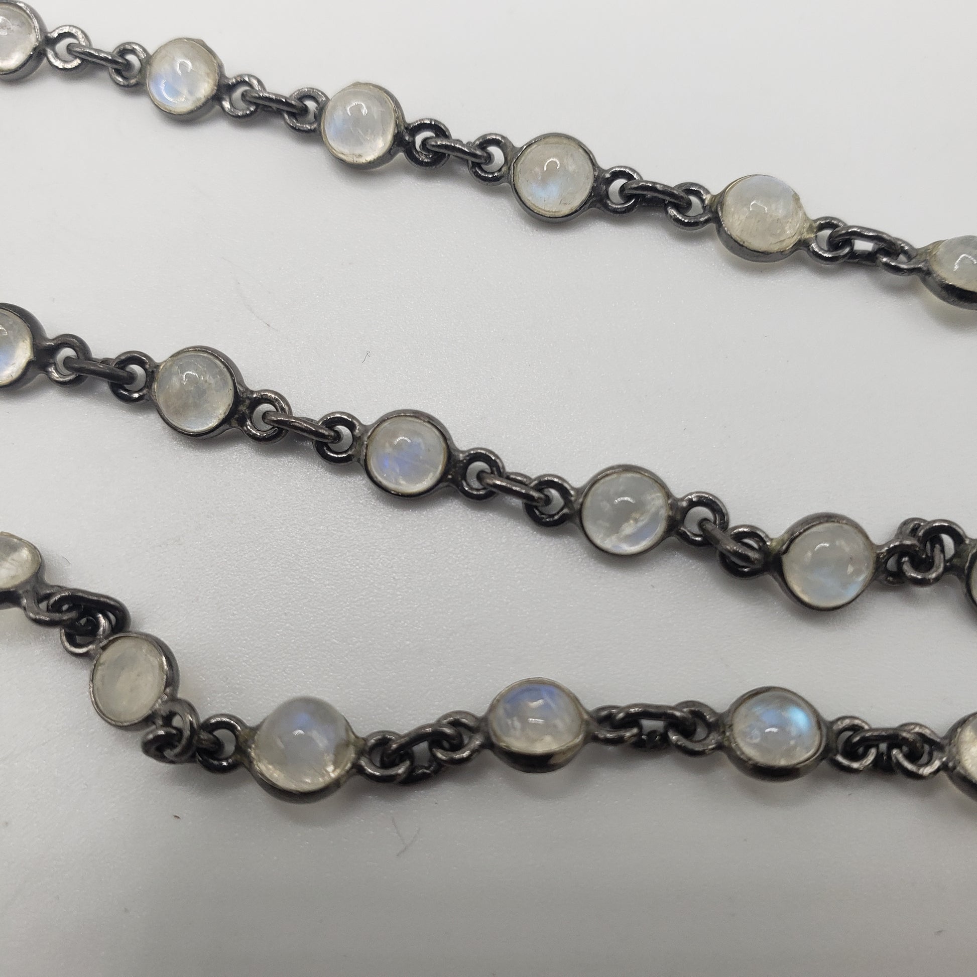 Rhodium SS Flat Coin Moonstone Chain