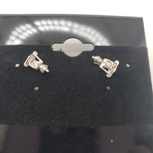 SS Meditating Stud Earrings 7.99