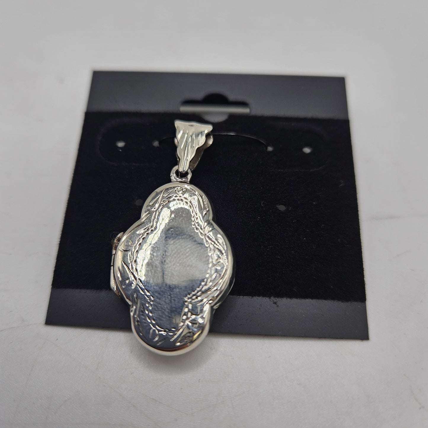 SS Big Decorative Locket Pendant 39.99