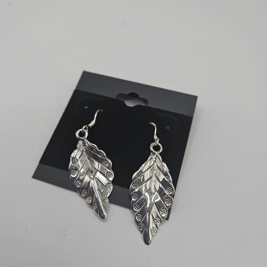 SS Leaf Earrings 39.99