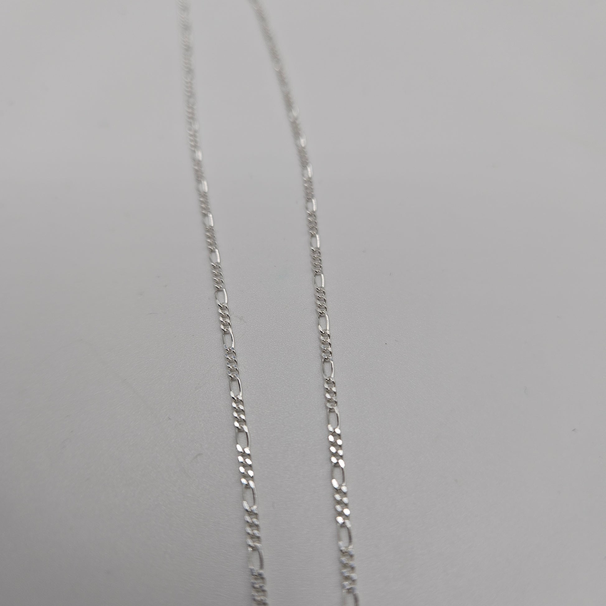 18in SS Small Figaro Chain