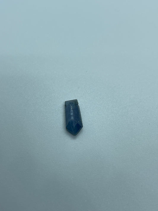 17mm Kyanite Pointed Single Bead.