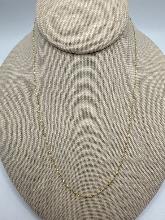 18” 14k Gold Bi Color Twist Chain.