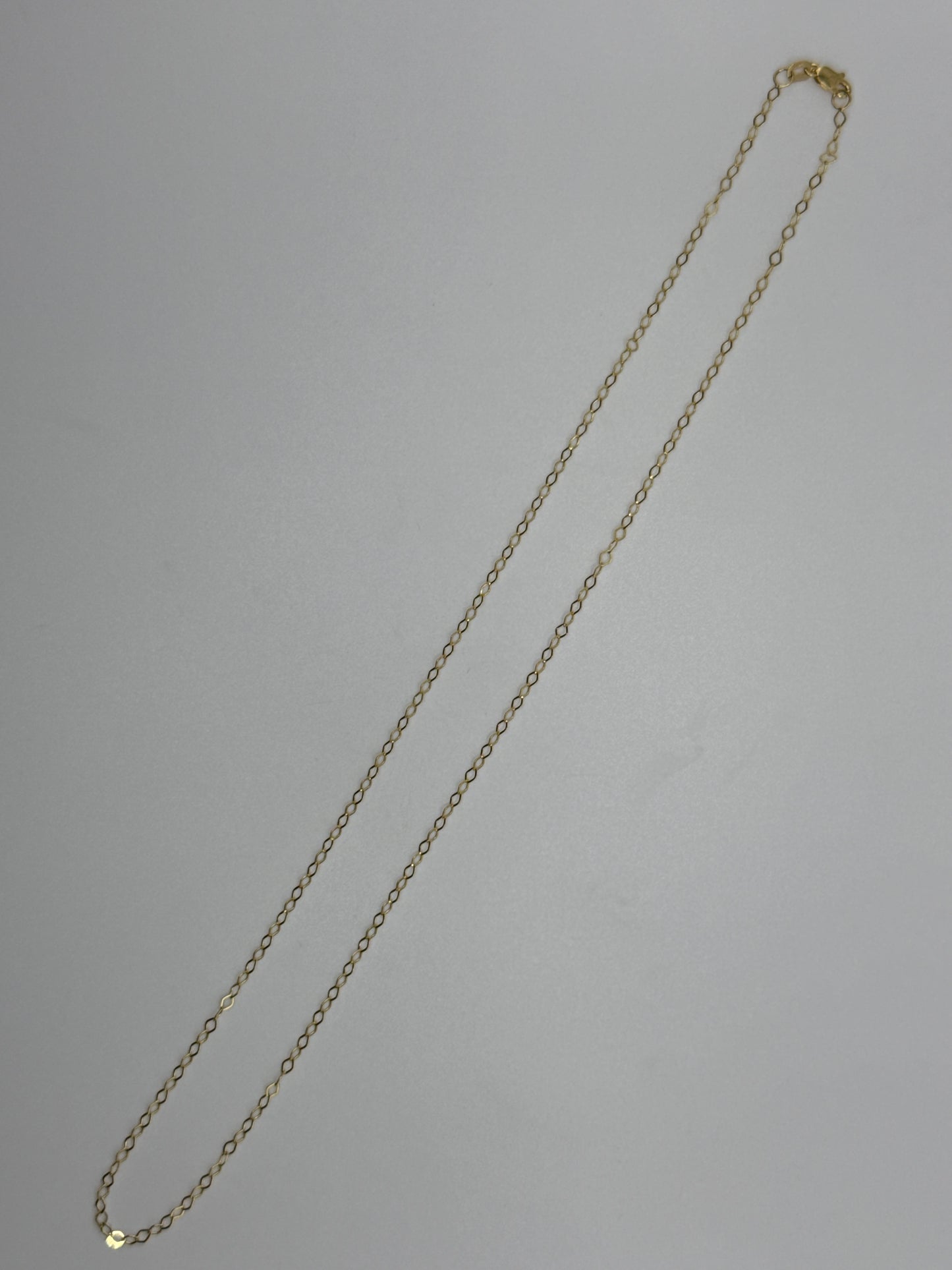 18” 14k Gold Rhombus Chain.