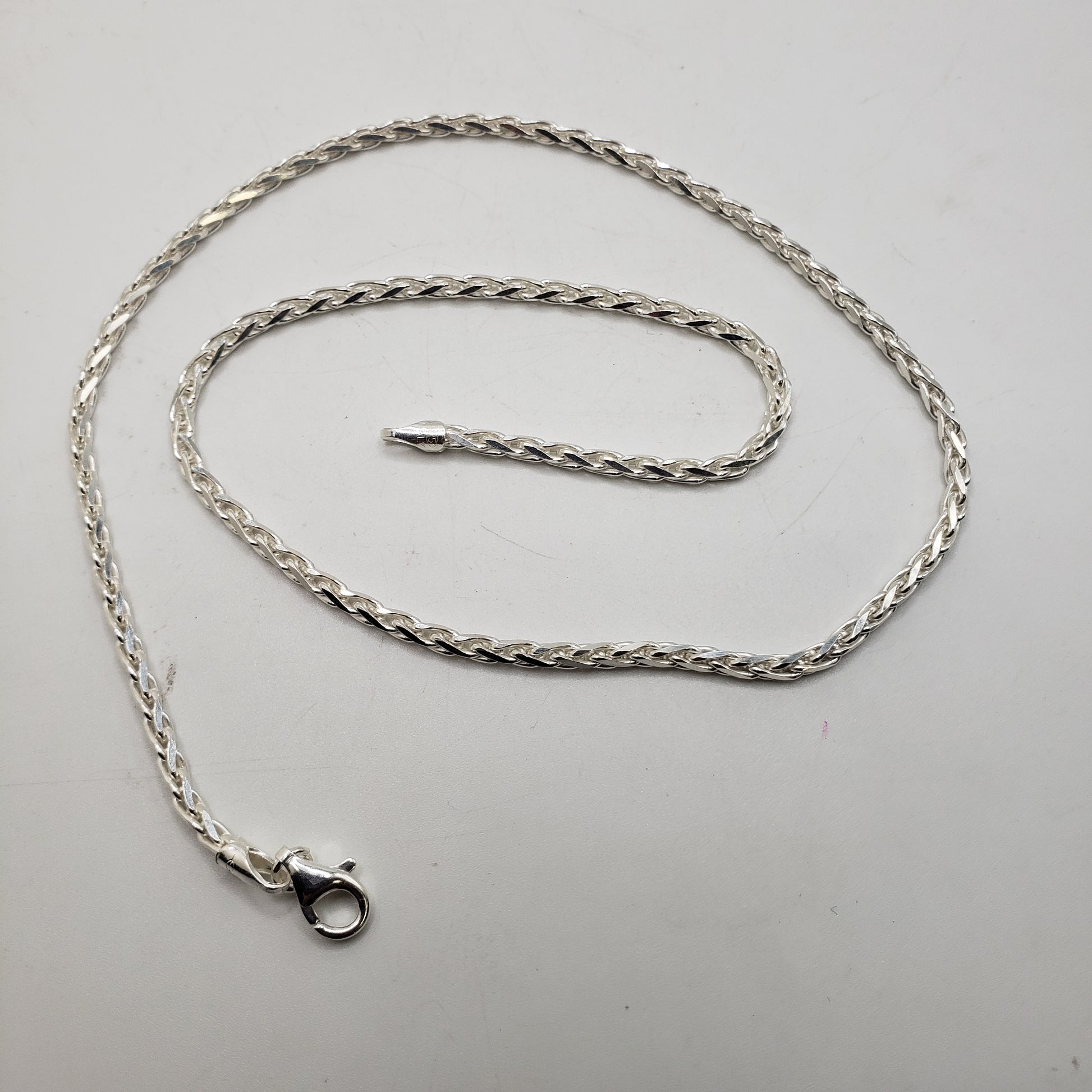 18 Inches Sterling Silver Medium Spiga Chain.
