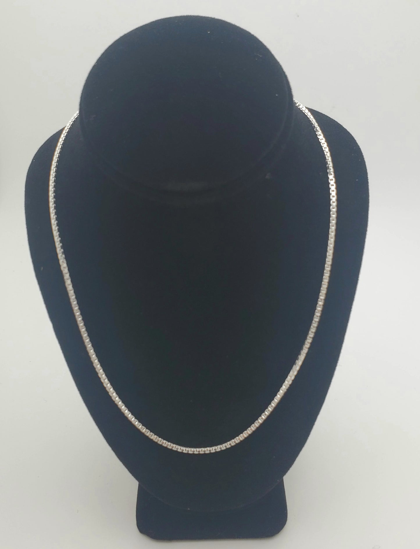 18 inch SS Faceted Large Box Chain.