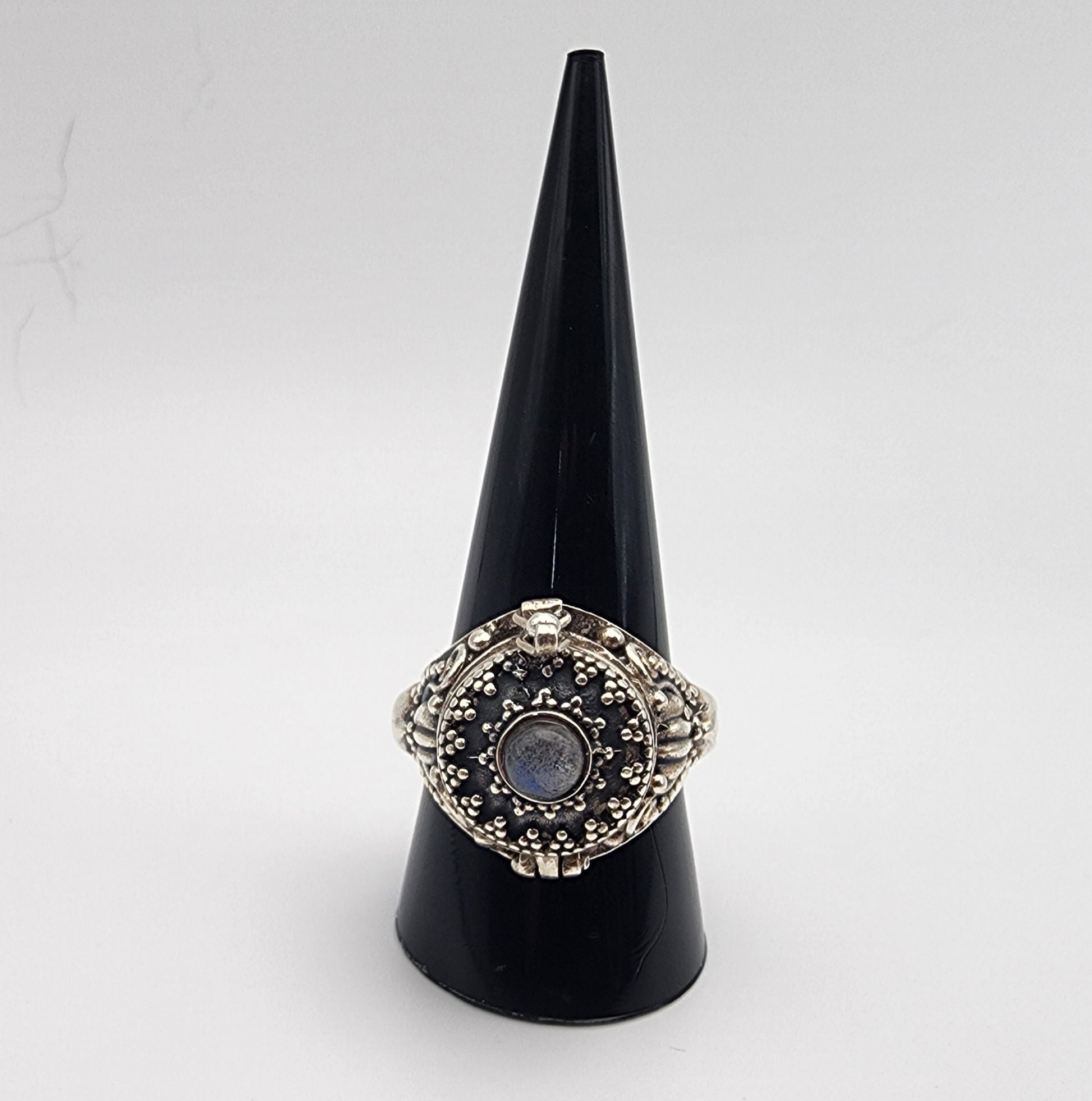 SS Locket Ring Labradorite / Ruby / Amethyst