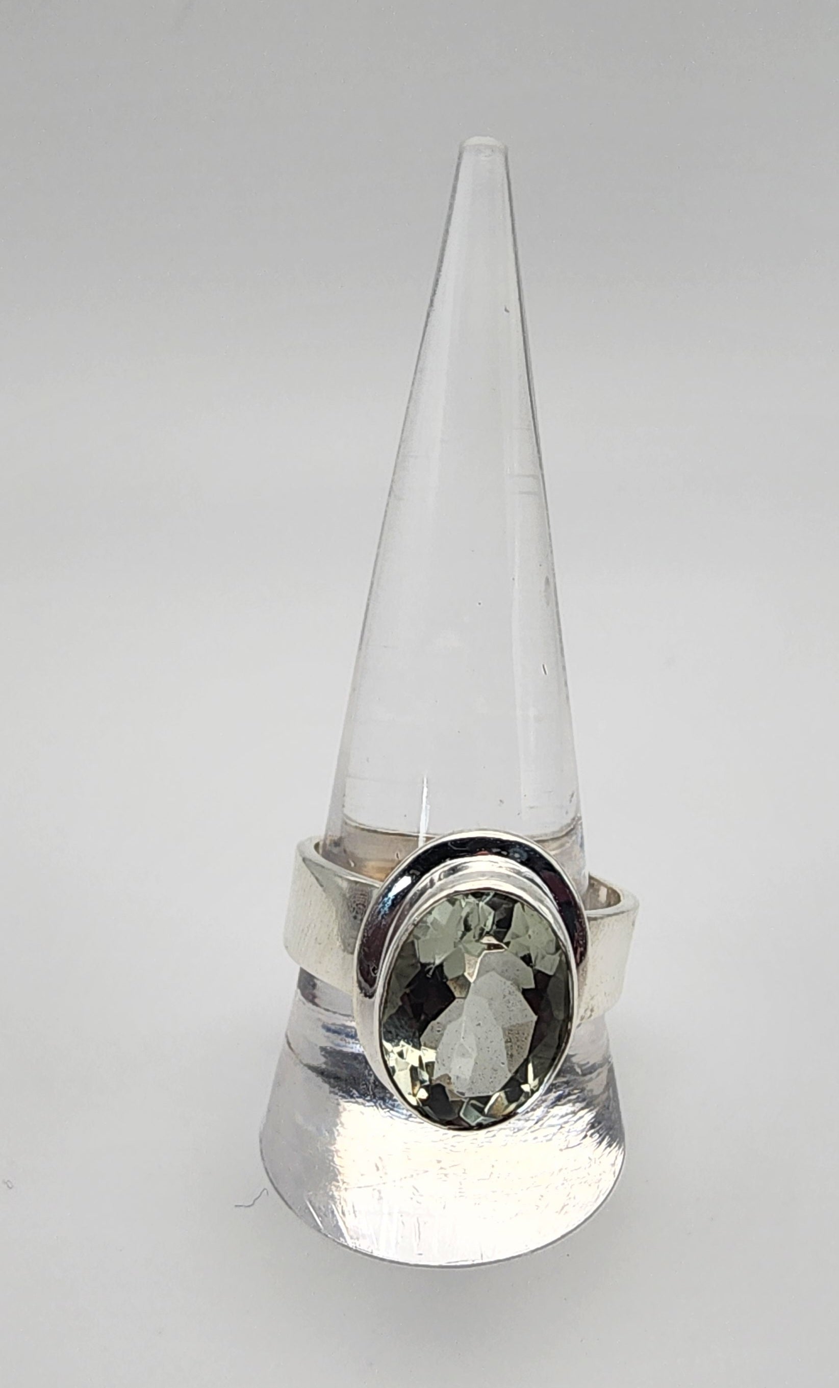 SS Simple Ring Green Ametyst Gemstone Size 9.5