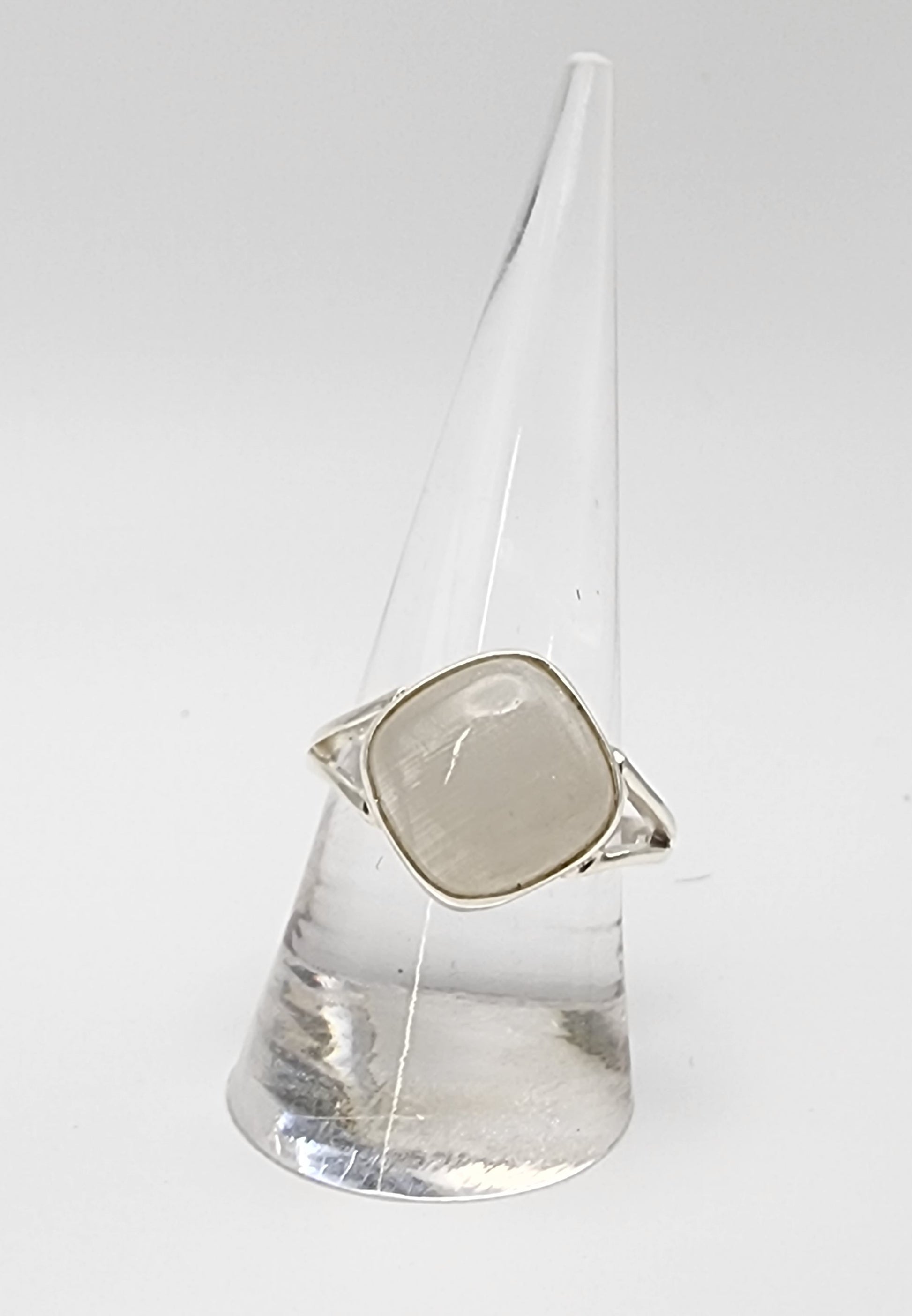 SS White Gemstone Ring Square