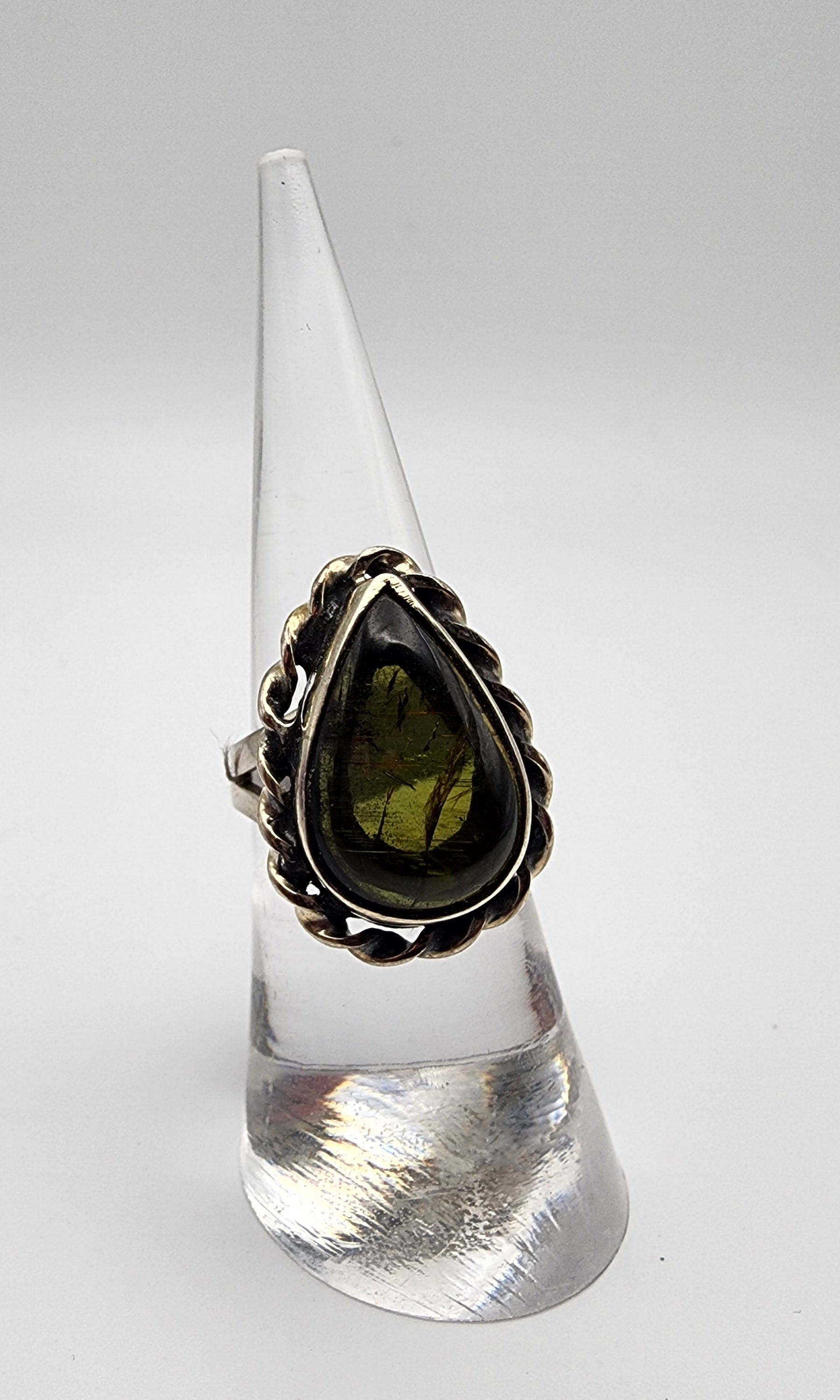 SS Green Tourmaline Paisley Style Ring