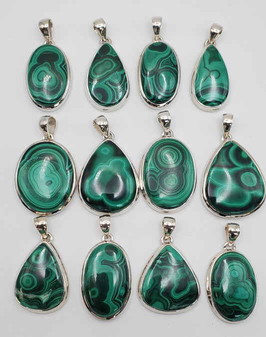 SS Bull's Eye Malachite Pendant
