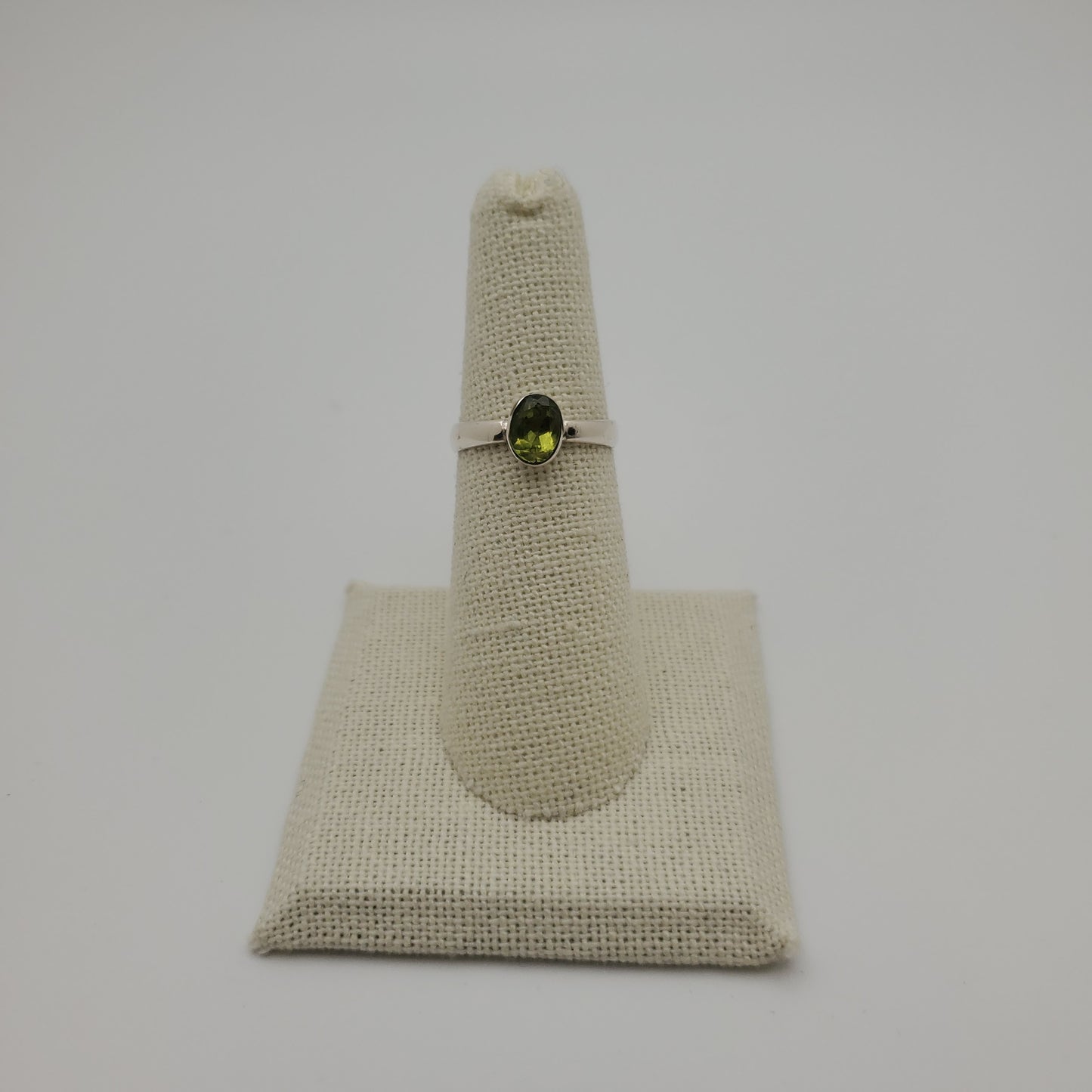 SS Peridot Oval Ring