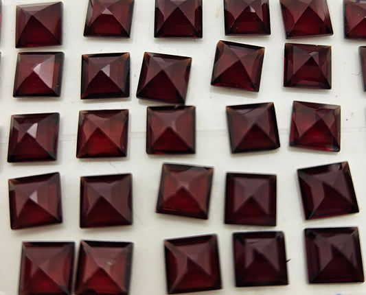 6x6mm Garnet Square Cabochon