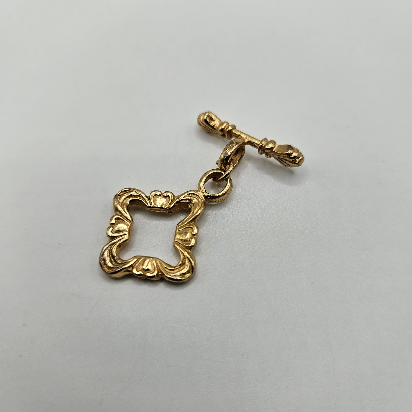 20mm Vermeil Ornate Toggle Clasp.