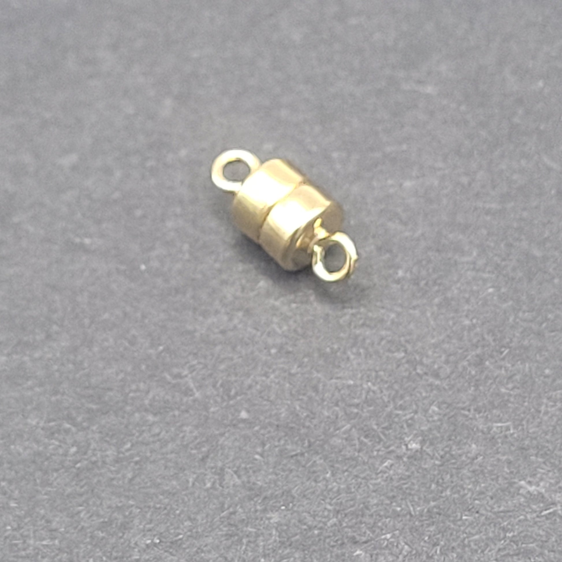 4MM Gold Filled Magnetic Clasp.
