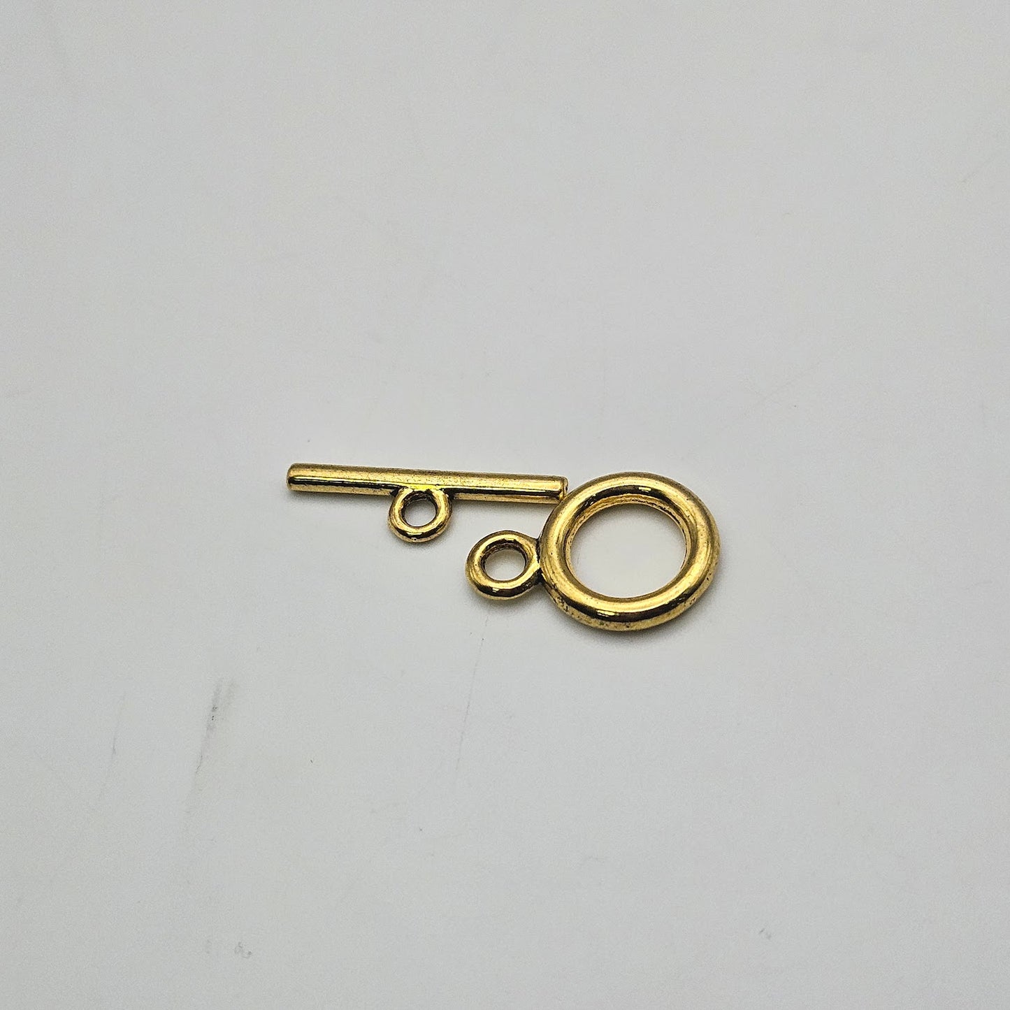 6mm Gold Colored Pewter Simple Toggle.