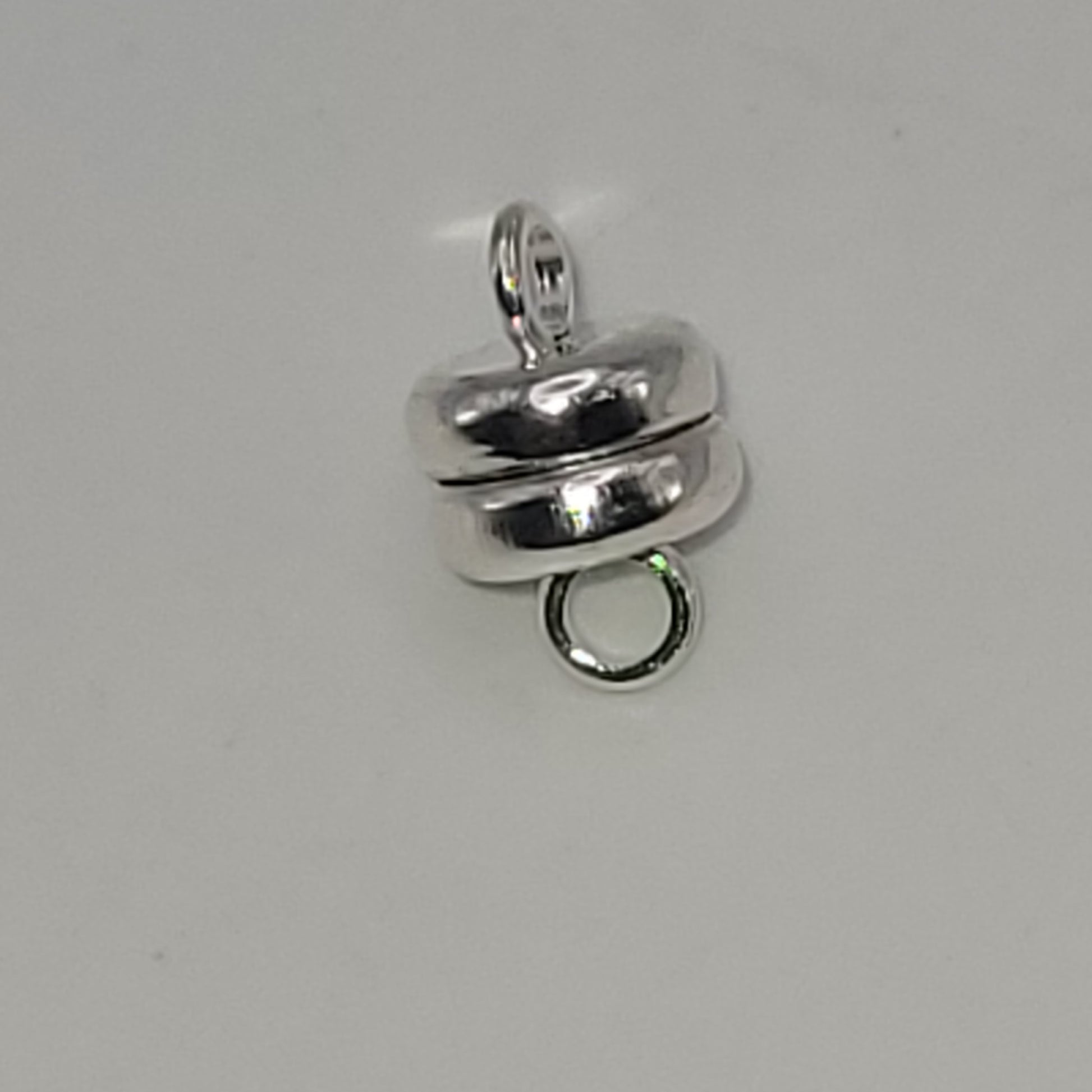 8MM MAGNETIC CLASP SILVER PLATED.