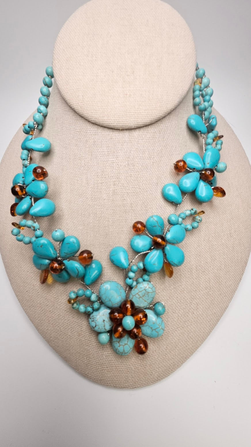 Dyed Howlite and Amber Flower Necklace.
