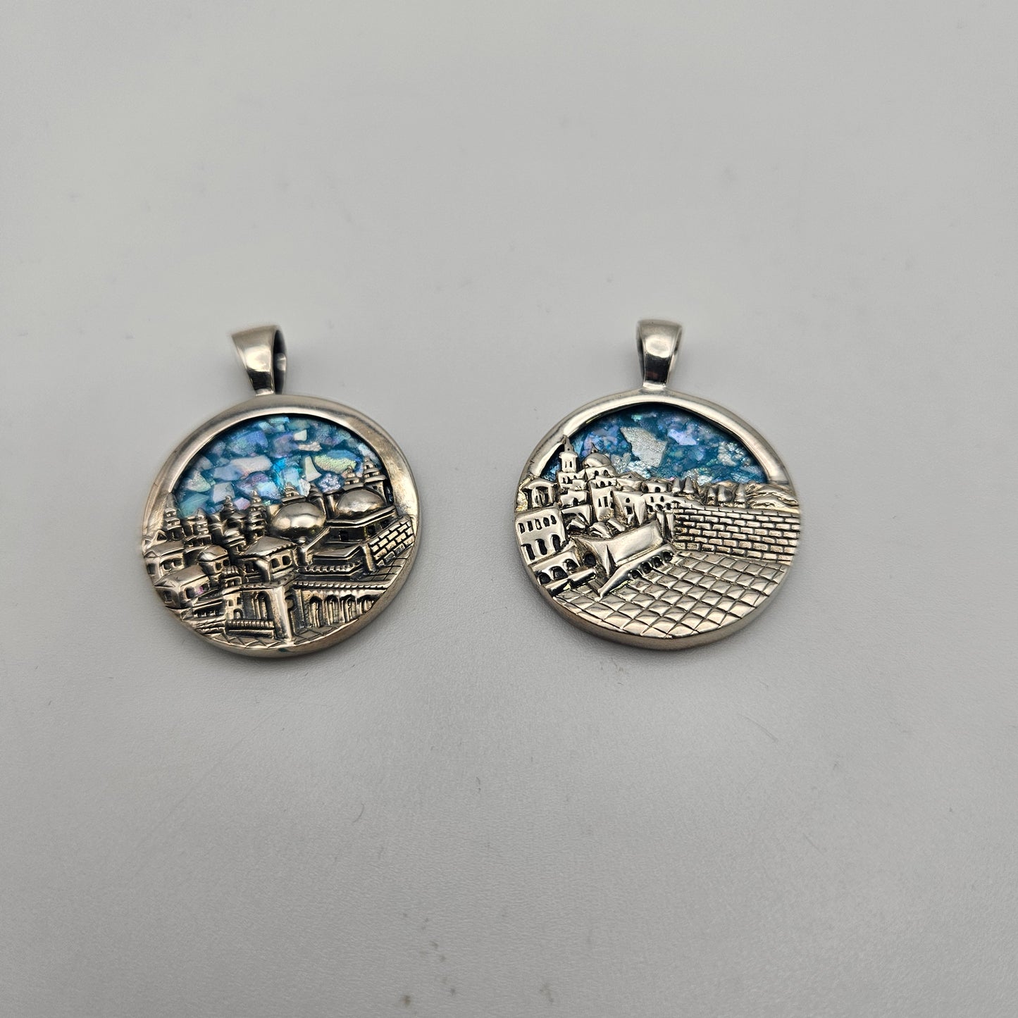 Sterling Silver Roman Glass Round Cityscape Pendant.