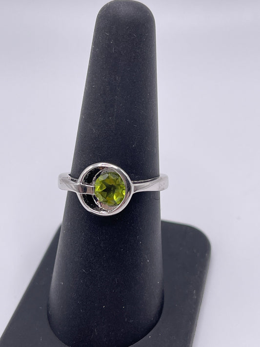 Peridot Crescent Sterling Silver Ring Size 7
