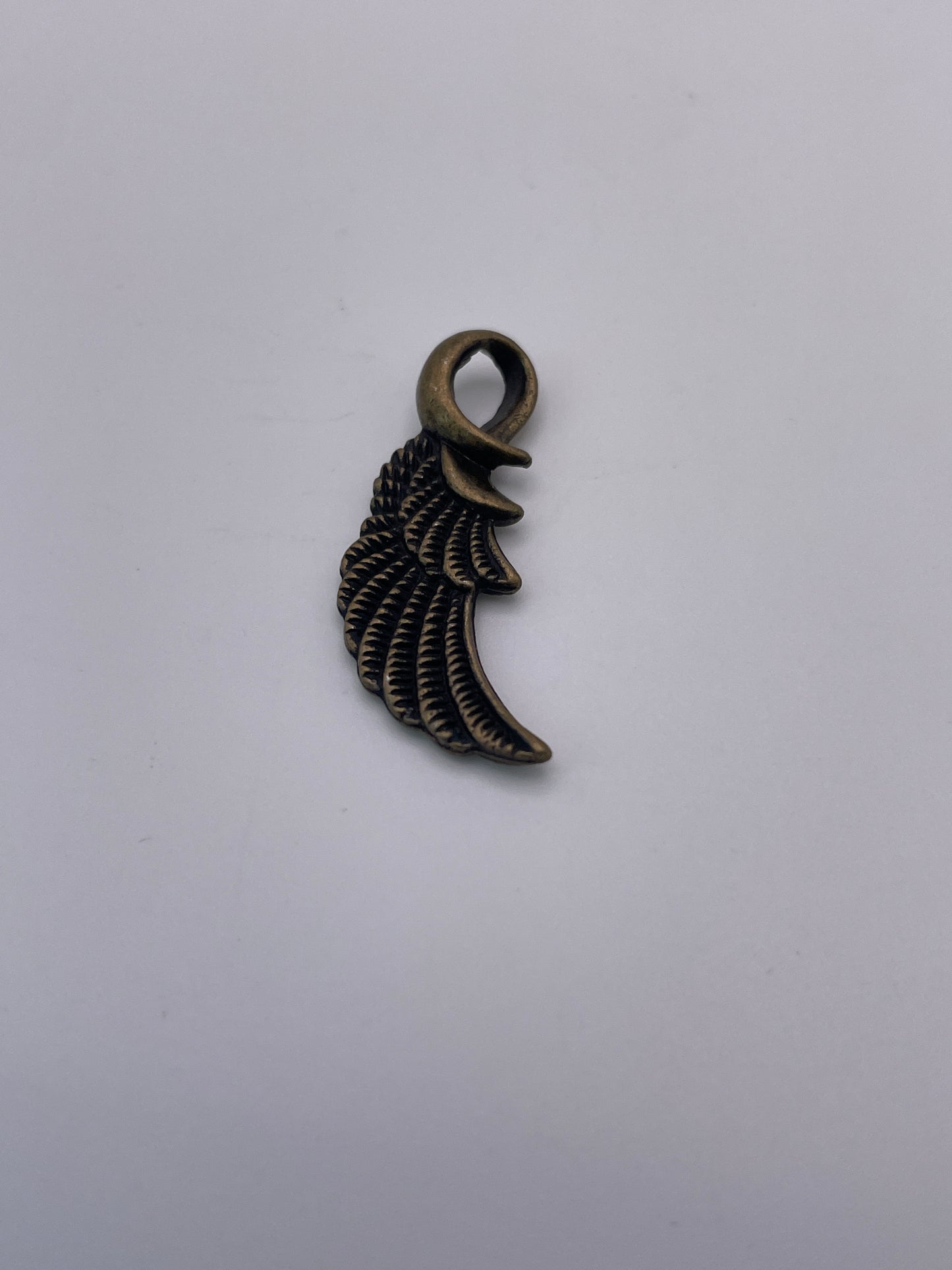 Pewter Detailed Wing Charm 1.20