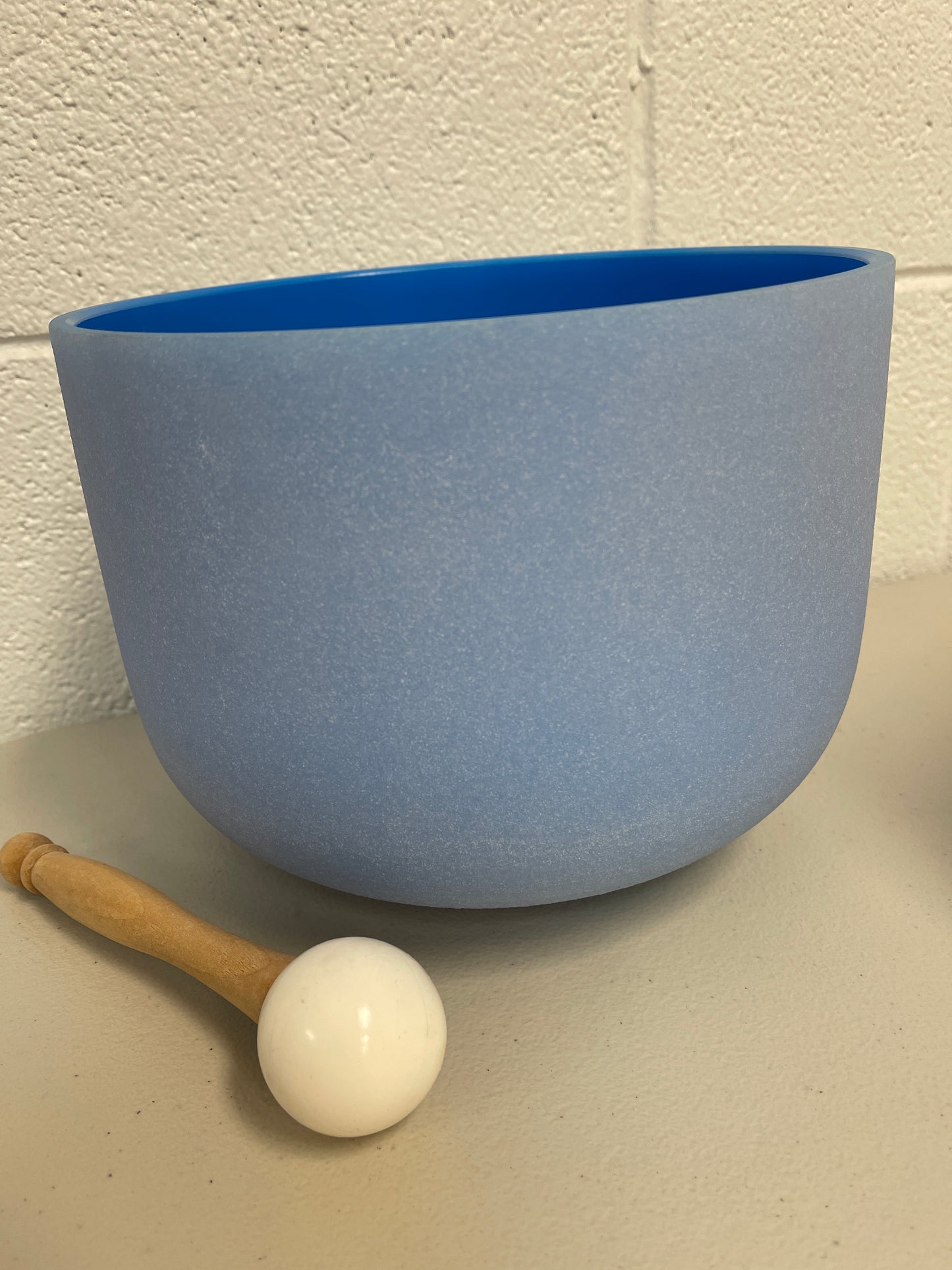 10 Inch Chakra Crystal Singing Bowl 
 For Throat Chakra.