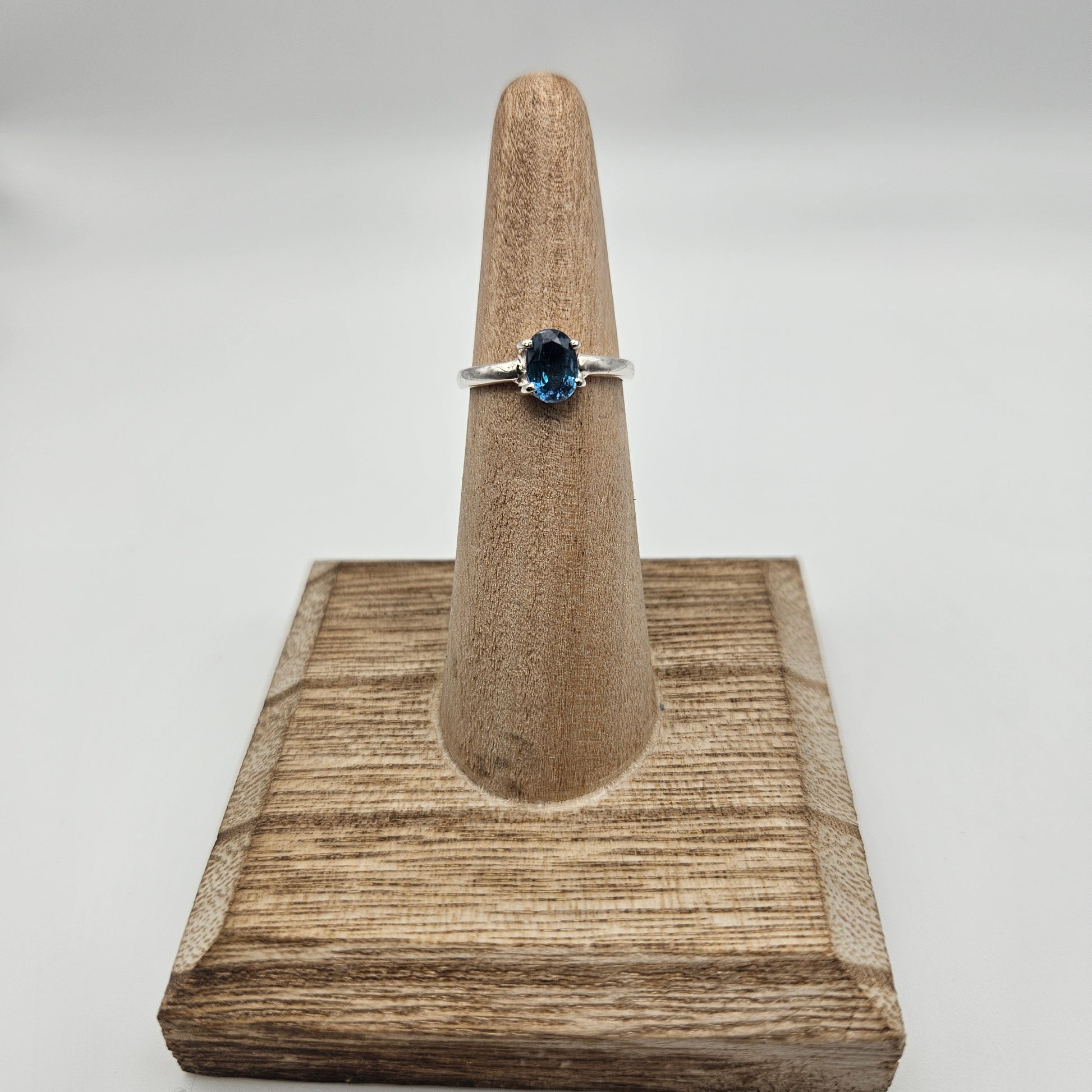 Sterling Silver Faceted Aqua Kyanite Bezel Ring