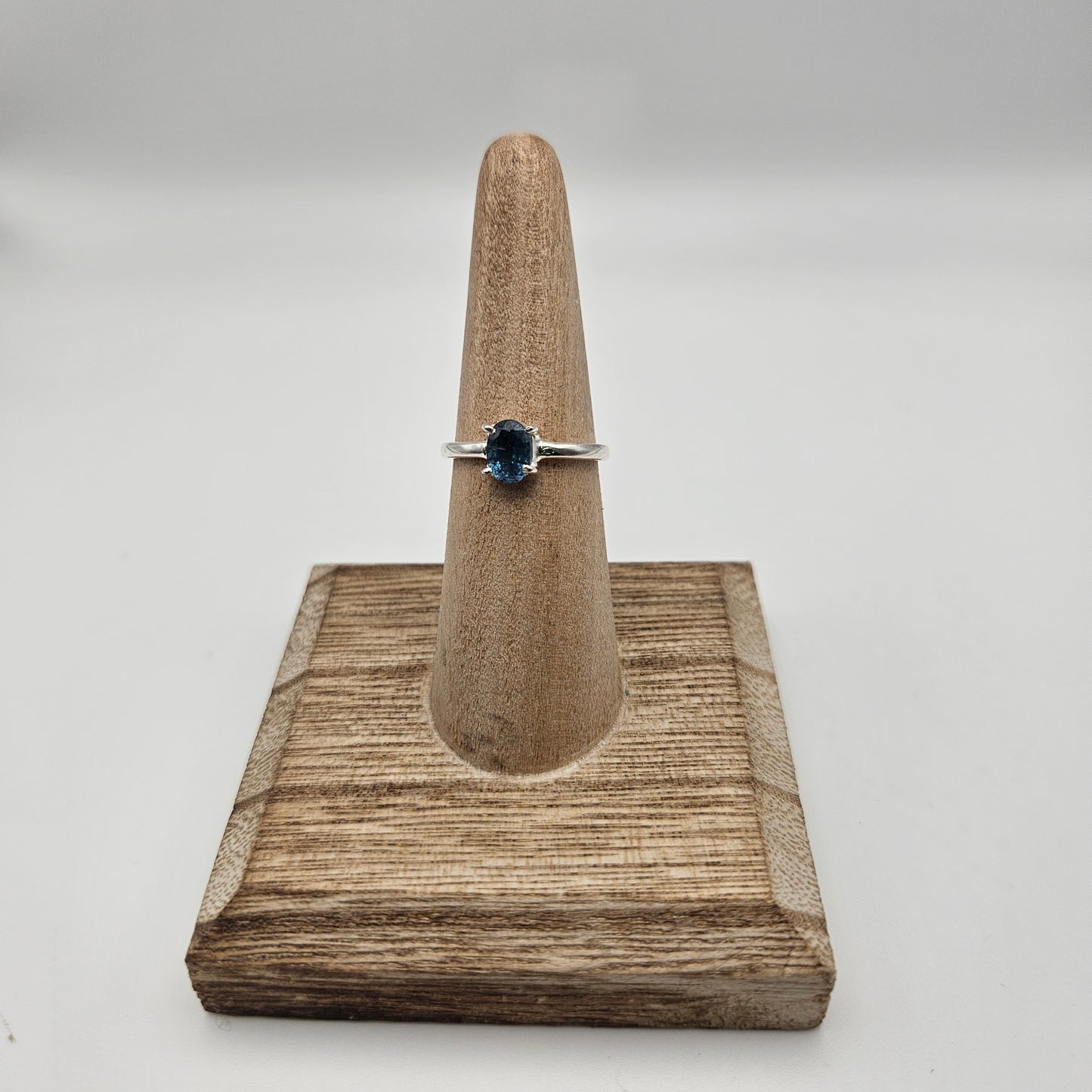 Sterling Silver Faceted Aqua Kyanite Bezel Ring