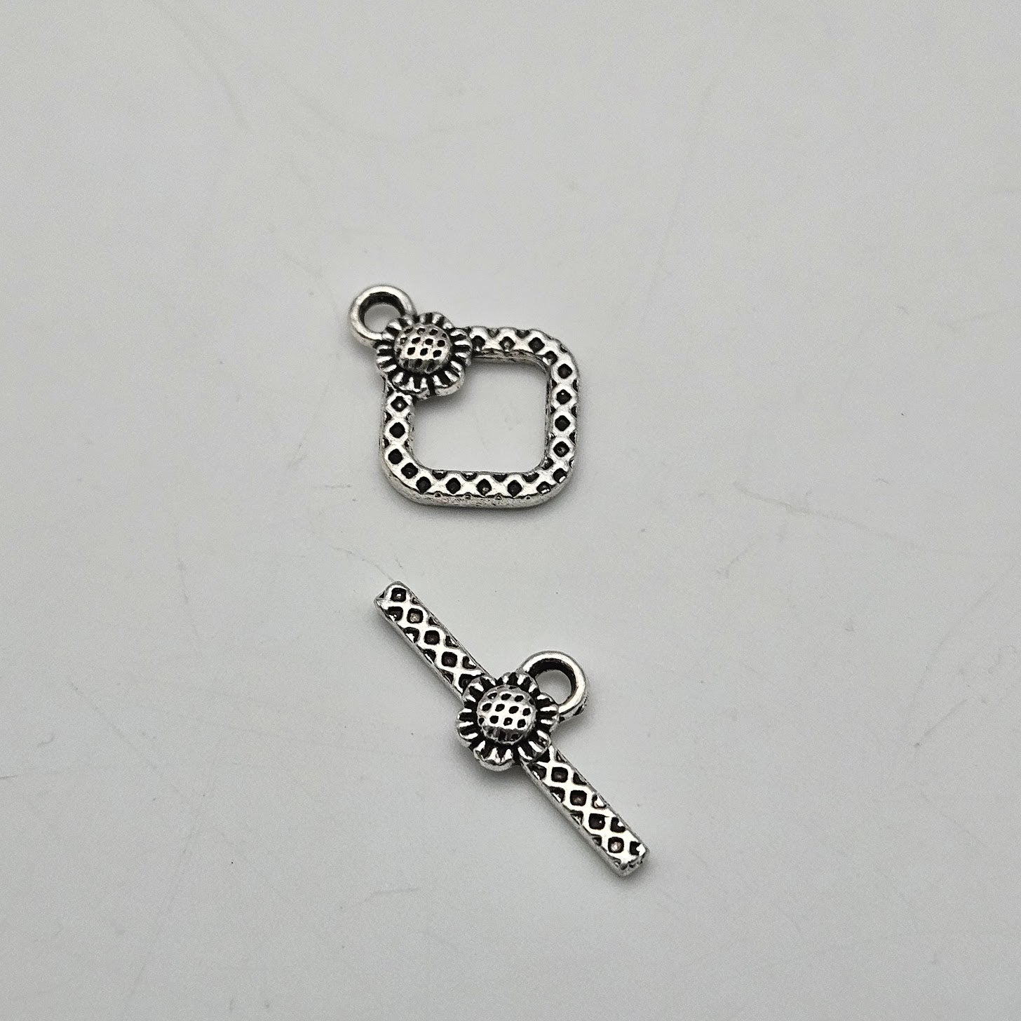 14mm Silver Colored Pewter Toggle.