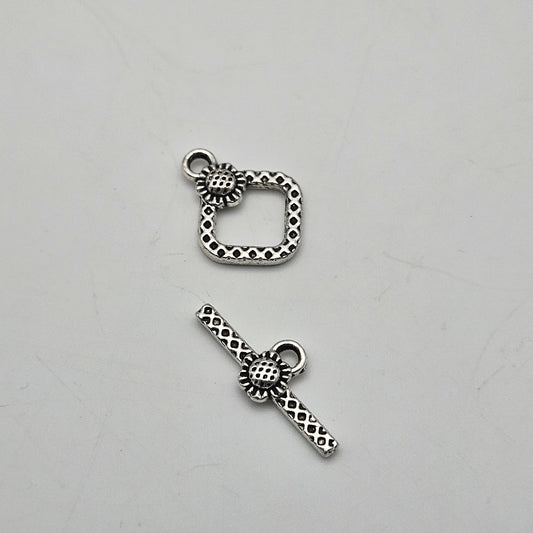 14mm Silver Colored Pewter Toggle.
