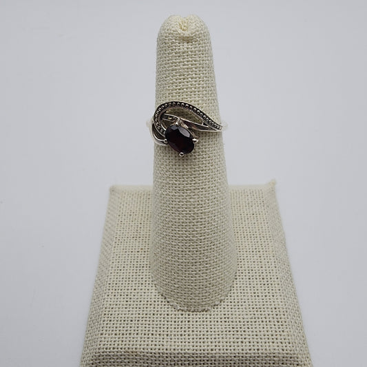 SS Garnet Elegant Ring