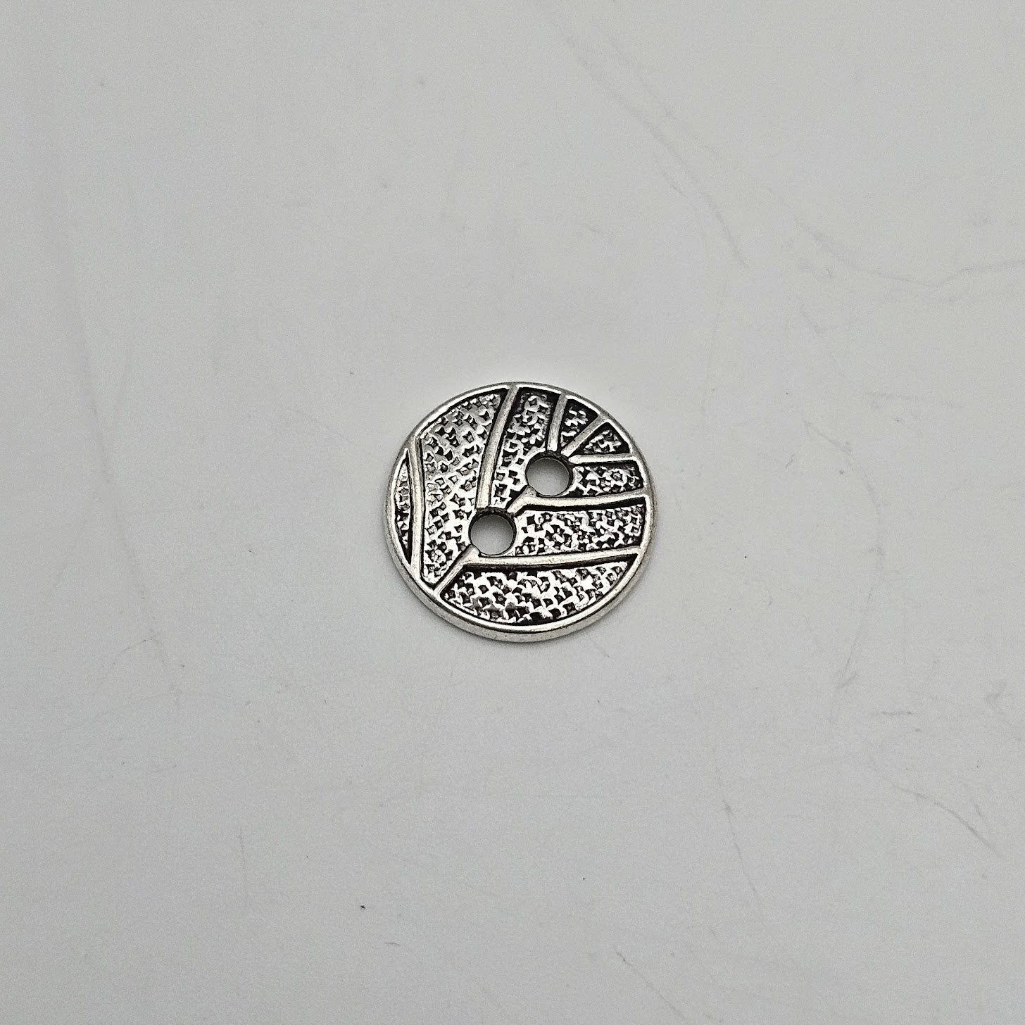 16mm Silver Colored Pewter Leaf Button.