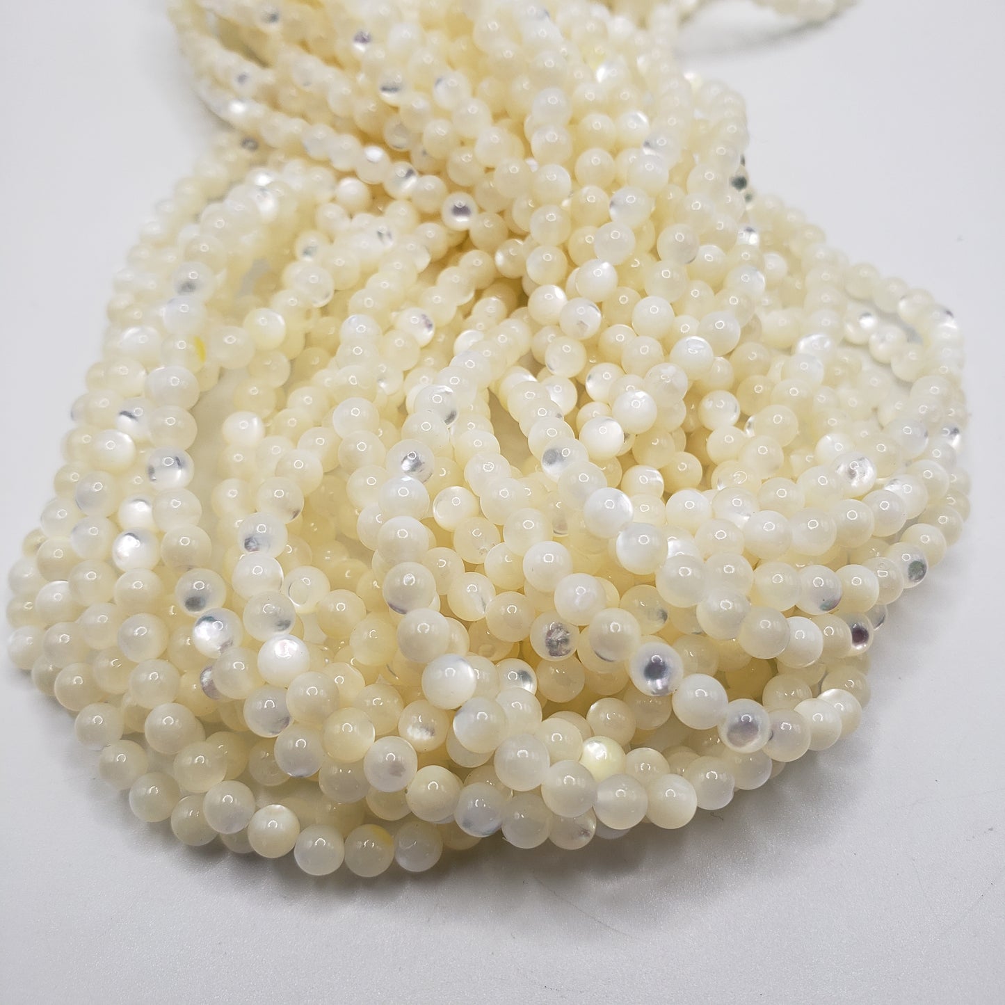 4mm Mother of Pearl