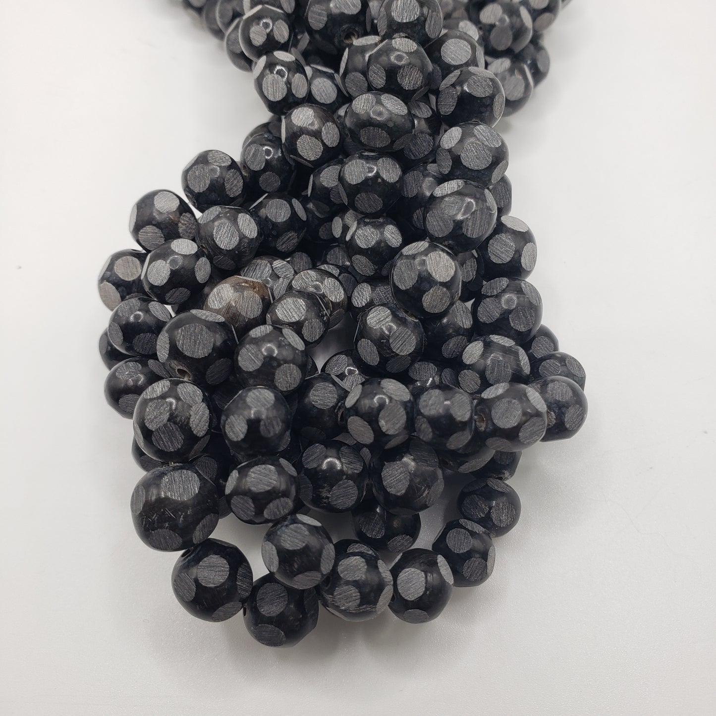 Small Black Polka-dot Beads