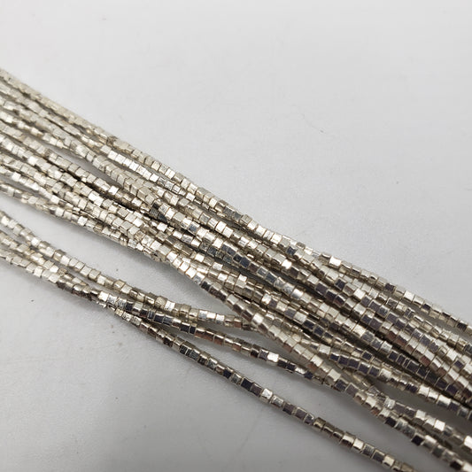 SS Seed Bead Small Square Strand