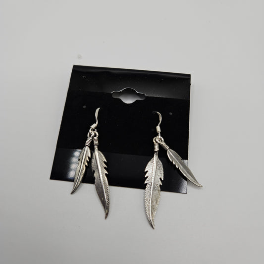 SS Double Feather Earrings 28.99