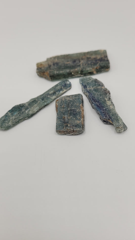 Kyanite Blades Single