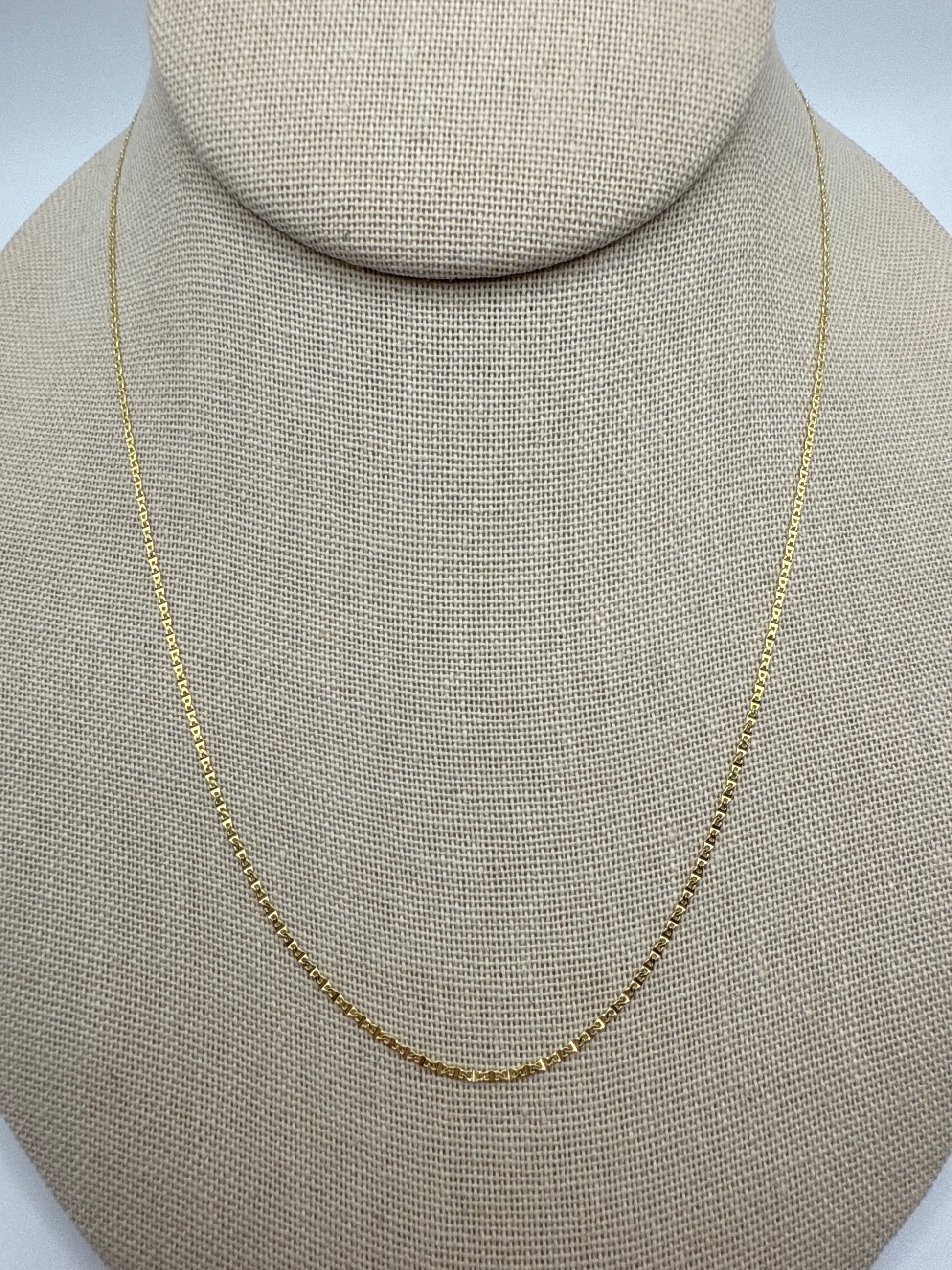 18” 14k Gold X Chain.