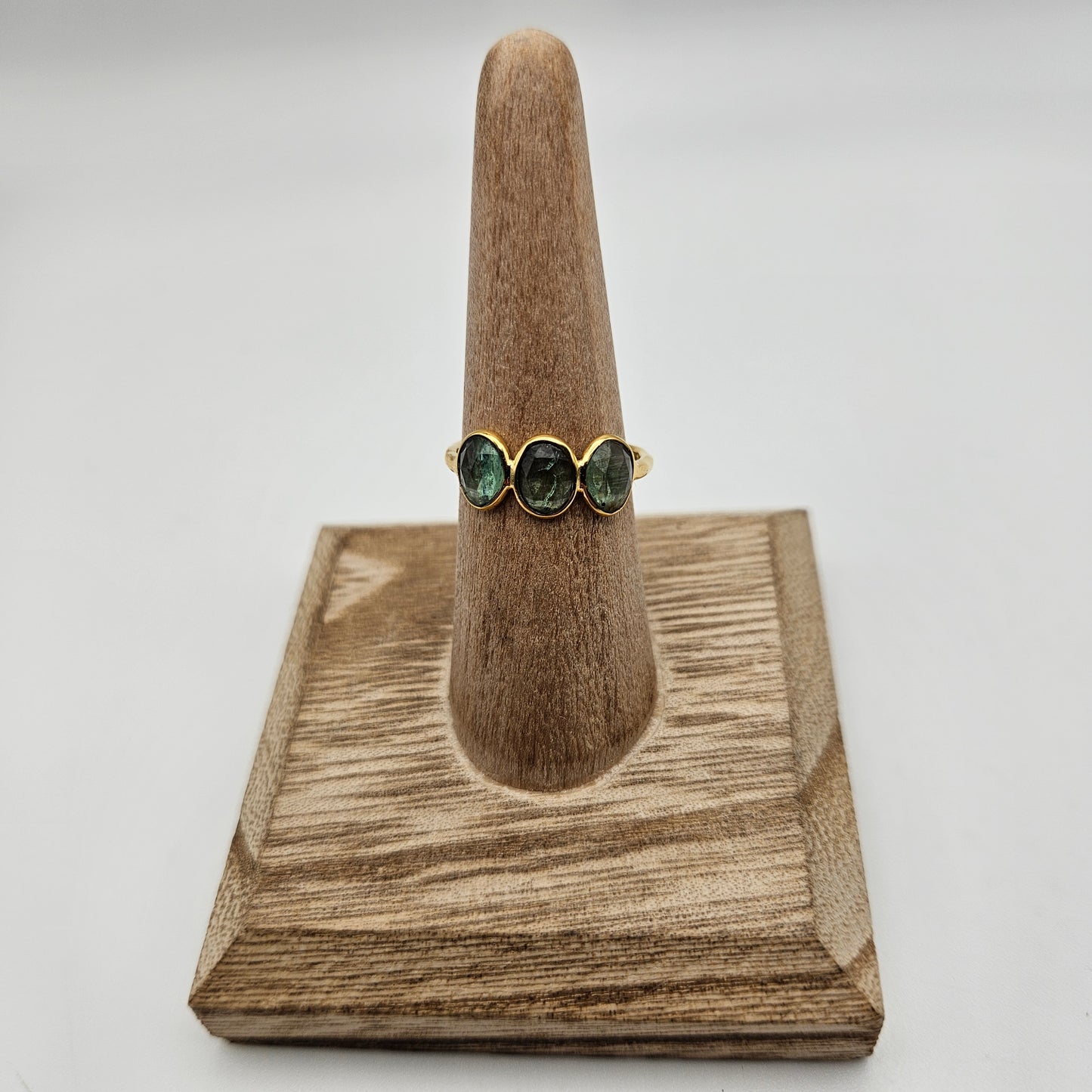 18k Gold Vermeil Sterling Silver Faceted Green Kyanite 3 Stone Ring Size 8.