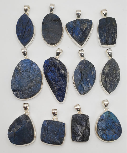 SS Peacock Blue Labradorite Pendant